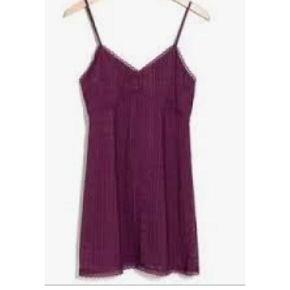 Alice plus Olivia Genevieve Spaghetti Strap Dress Boysnberry size 8 - Picture 13 of 13